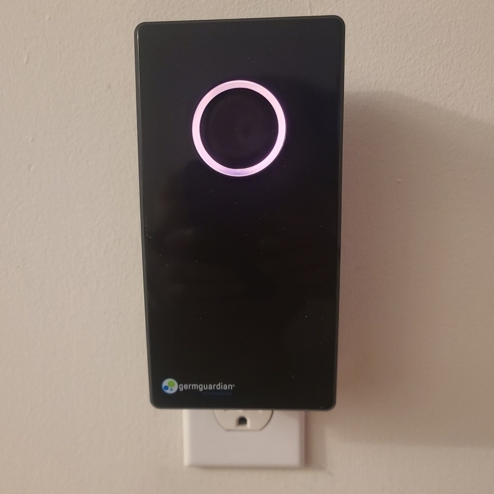 GermGuardian GG1100 Plug-In UV-C Air Sanitizer & Odor Reducer